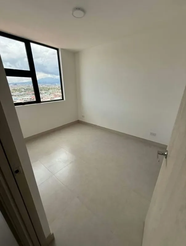 Apartamento nuevo de 2 habitaciones sala, comedor cocina, balcón, 2 baños, 2 parqueos, seguridad 24 horas, cerca de todo. — photo 5