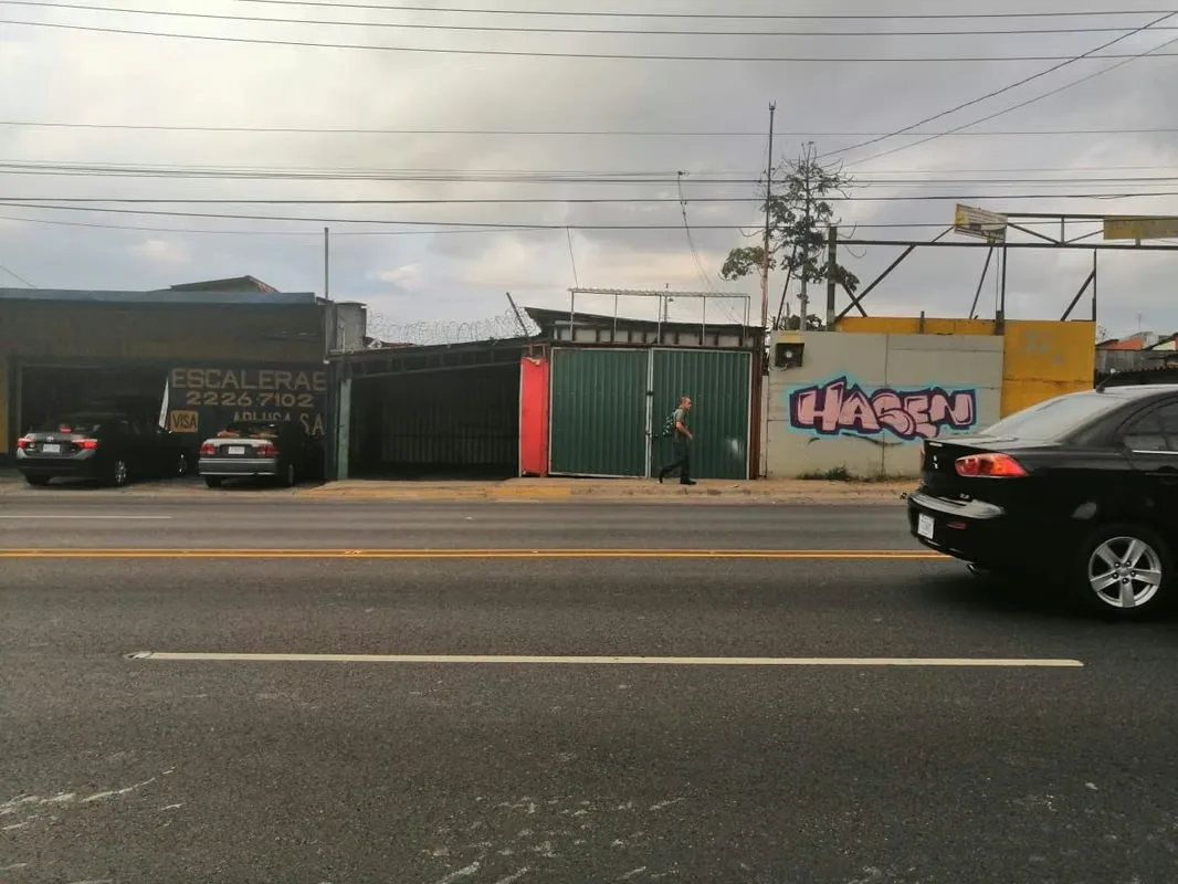 Rare opportunity to acquire high-visibility commercial land in one of San José’s most active corridors. — photo 3