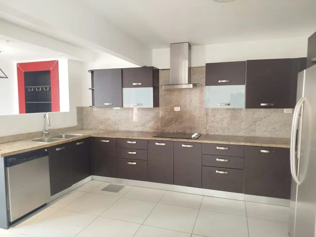 Two story house for rent with appliances, pet friendly located in Pavas