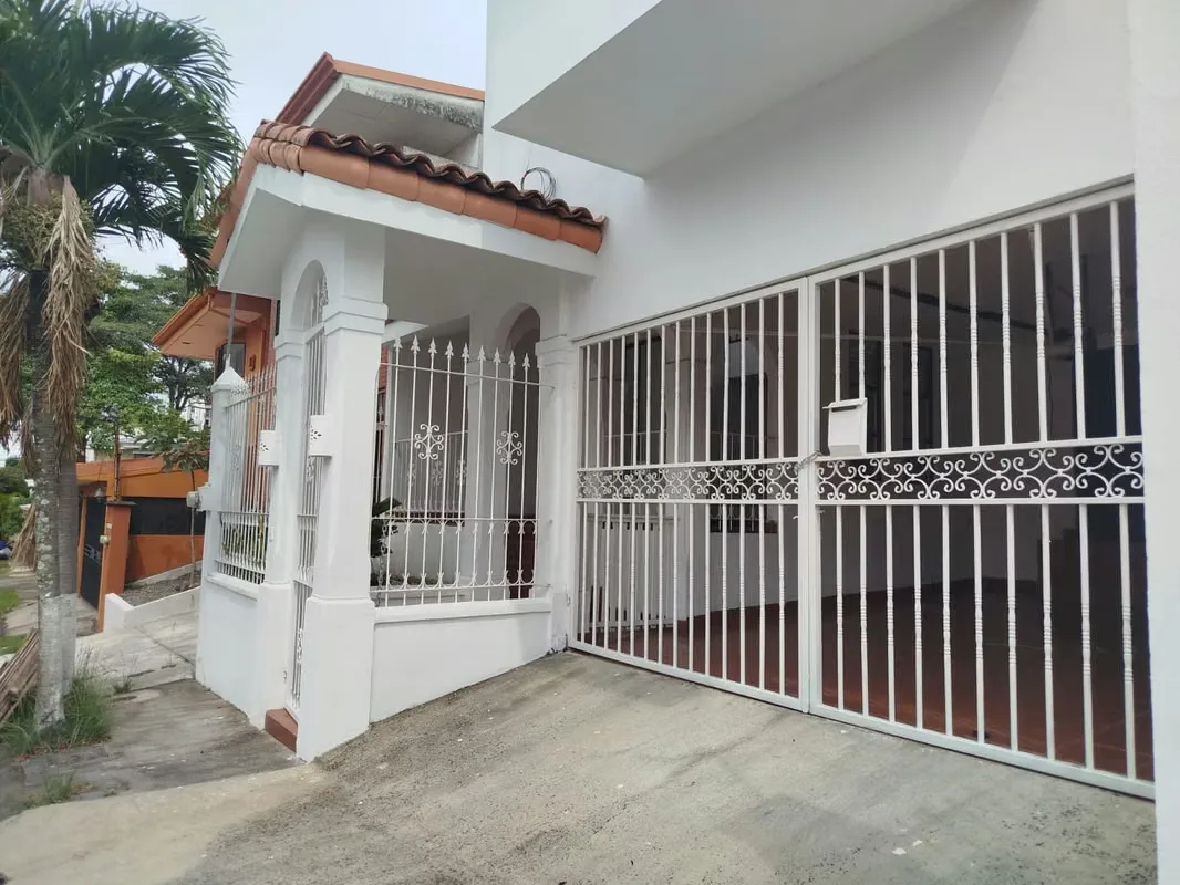 Two story house for rent with appliances, pet friendly located in Pavas, photo 3