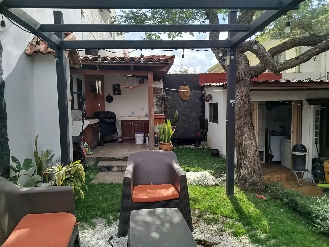 Two story house for rent with appliances, pet friendly located in Pavas, photo 4