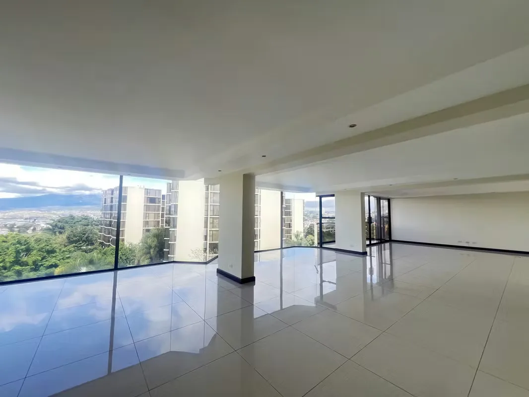 Located in an elevated area of Bello Horizonte, San Rafael de Escazú, this condominium offers a tranquil environment with ...