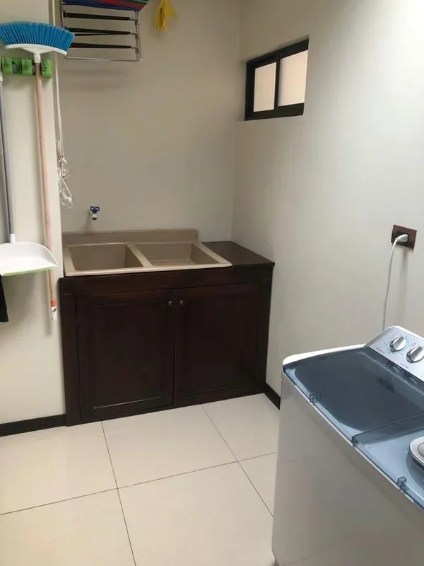Se alquila lindo apartamento amoblado ubicado dentro de un condominio con seguridad 24 hrs y excelente acceso a las zonas francas de La Aurora, Lagunilla y Belén. — photo 2
