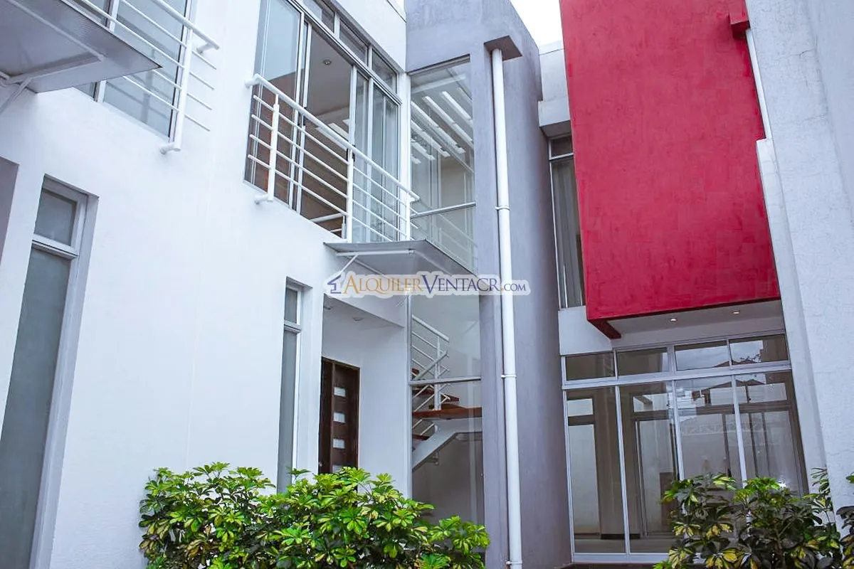 For sale property with 2 contemporary style houses in Trejos Montealegre Escazu, in total it measures 320 m2 of construction and 312 m2 of lot, (there are a total of 4 bedrooms, 5 ...
