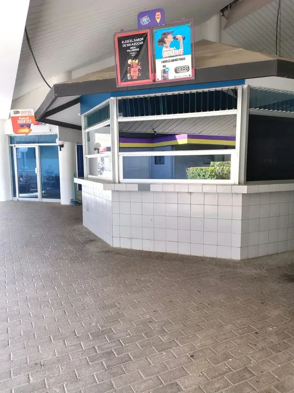 Alquilo Kiosco es un local comercial en Centro Comercial Plaza Jaco entre BCR y la CCSS, cerca de la terminal de buses de transportes Jaco, excelente ubicacion donde su negocio tendra ... — photo 4