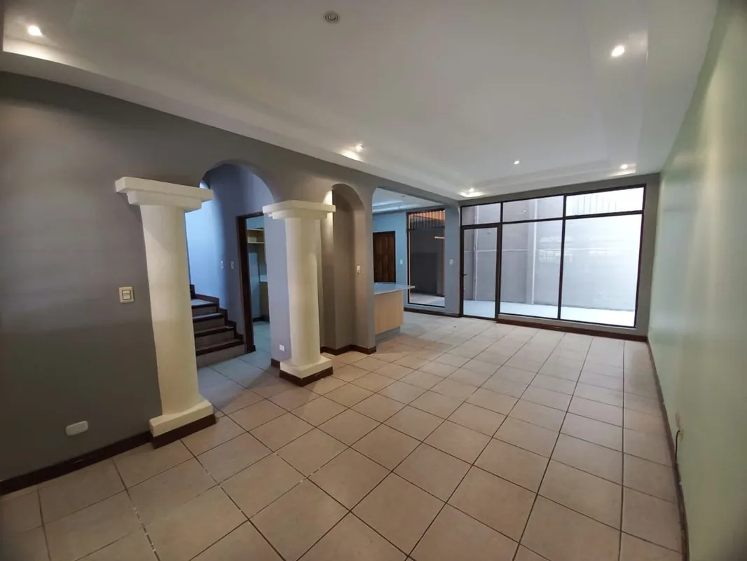 Casa en alquiler en Escazú – $1.000 mensuales