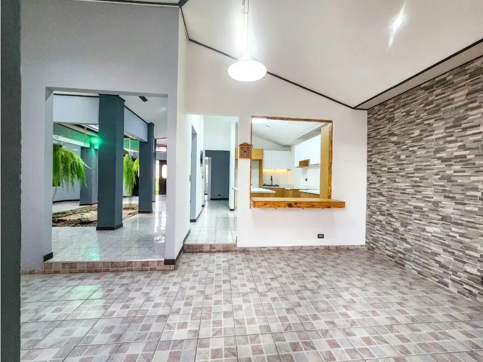Excelente oportunidad de inversión en una propiedad ubicada en una de las zonas más cotizadas de Santa Ana centro, con acceso cercano a servicios, comercios y vías principales. — photo 4