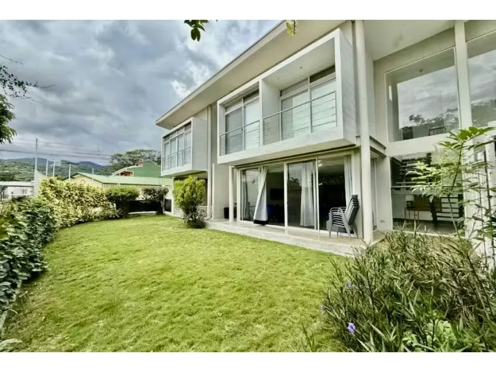 Casa en Venta Rio Oro Santa Ana