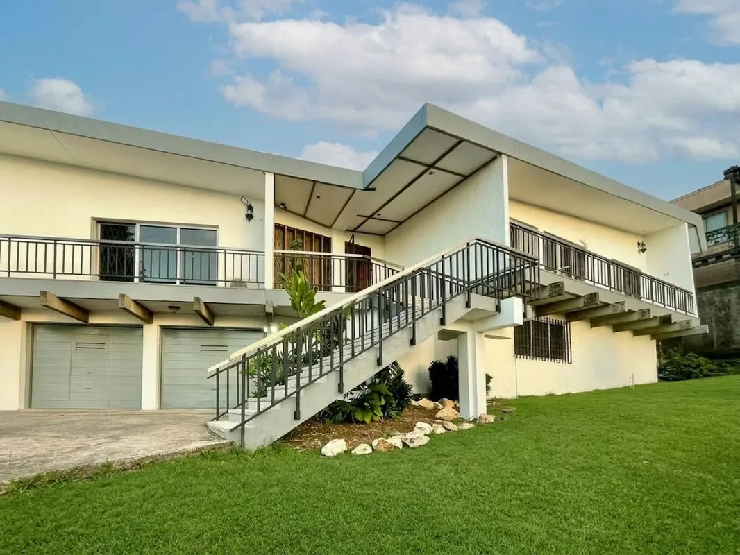 SPACIOUS PROPERTY FOR RENT IN SABANA OESTE | IDEAL FOR OFFICE SPACE, OR RESIDENCE