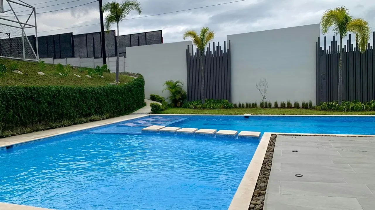 Disfrute de vivir en una de las zonas más exclusivas y estratégicas de Cariari, Belén, rodeado de comodidad, seguridad y excelente ubicación. — photo 2