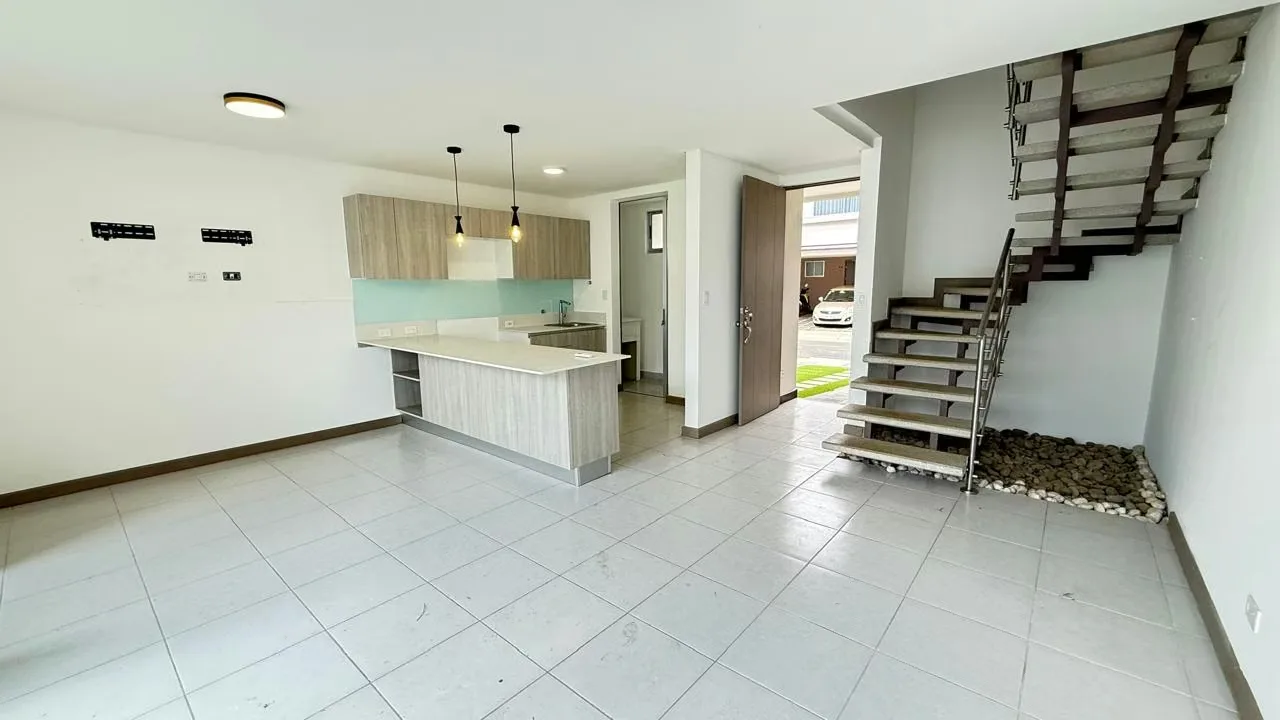 Disfrute de vivir en una de las zonas más exclusivas y estratégicas de Cariari, Belén, rodeado de comodidad, seguridad y excelente ubicación. — photo 4