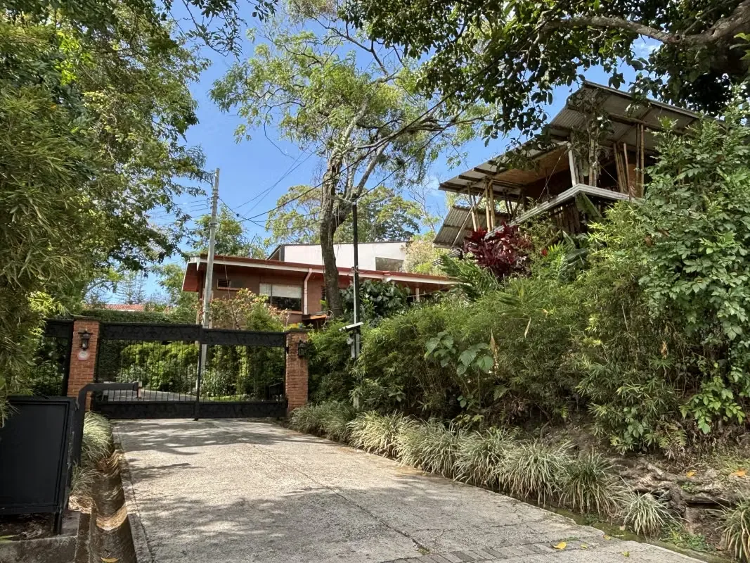 Garden house for sale in Escazú