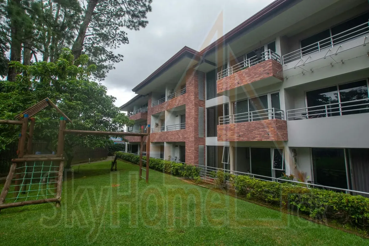 Se alquila hermoso apartamento ubicado en el Condominio La Floresta, un residencial muy seguro, exclusivo y con ambiente familiar. La propiedad destaca por sus buenos espacios, acabados ...