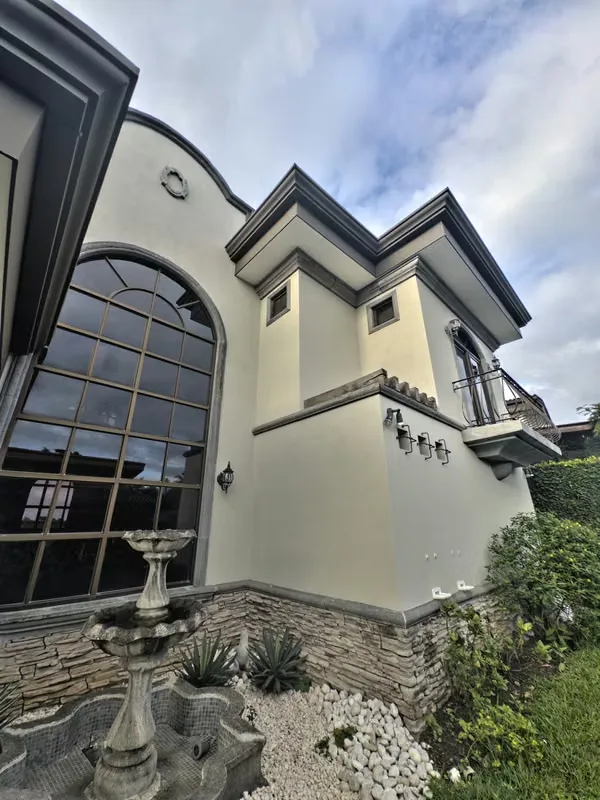 CASA EN VENTA COLINAS DE MONTEALEGRE QUE COMBINA LUJO UBICACIÓN Y DISEÑO
