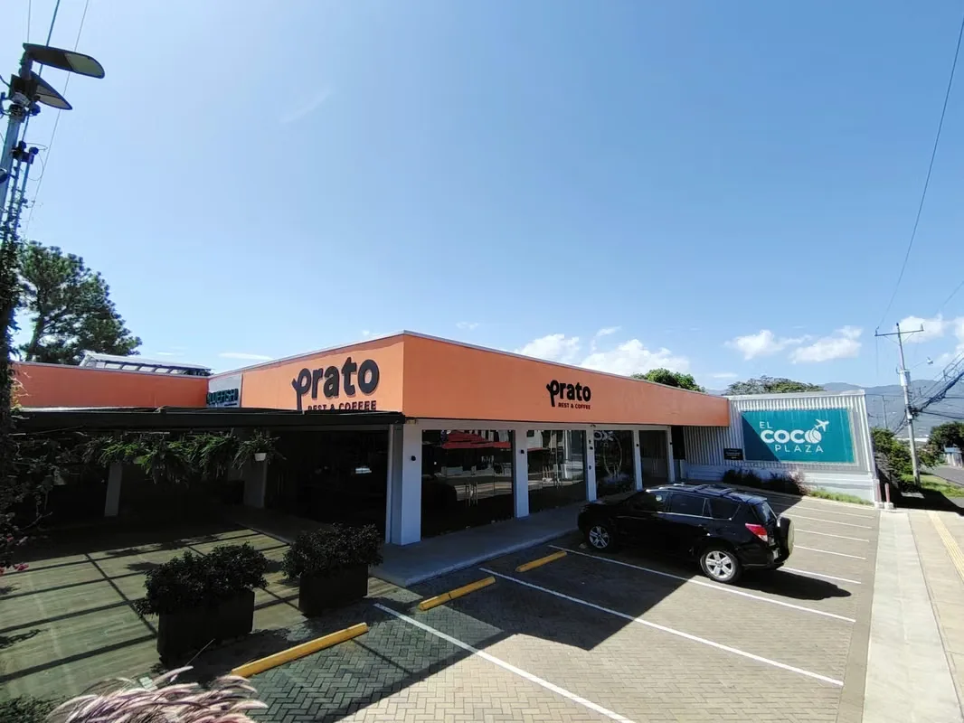 Office or commercial space for rent in El Coco Plaza, La Guácima – Excellent location and parking