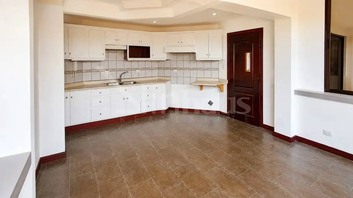 Amplia y elegante residencia en una de las zonas más cotizadas del Este de San José Ubicada en un entorno residencial seguro y de alta plusvalía, esta propiedad combina amplitud, ... — photo 5