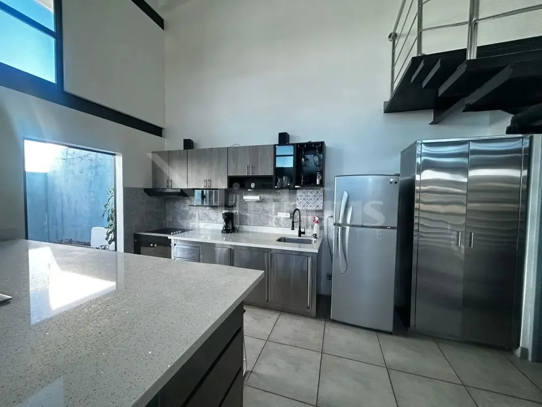 Descubra esta hermosa casa de dos plantas ubicada en un exclusivo condominio en San Juan de La Unión, diseñada para quienes buscan amplitud, comodidad y un estilo de vida rodeado de ... — photo 2