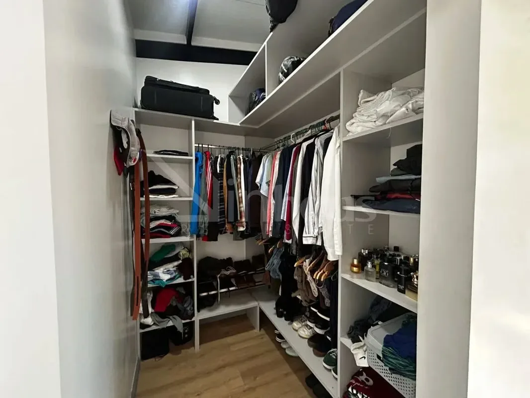Descubra esta hermosa casa de dos plantas ubicada en un exclusivo condominio en San Juan de La Unión, diseñada para quienes buscan amplitud, comodidad y un estilo de vida rodeado de ... — photo 4