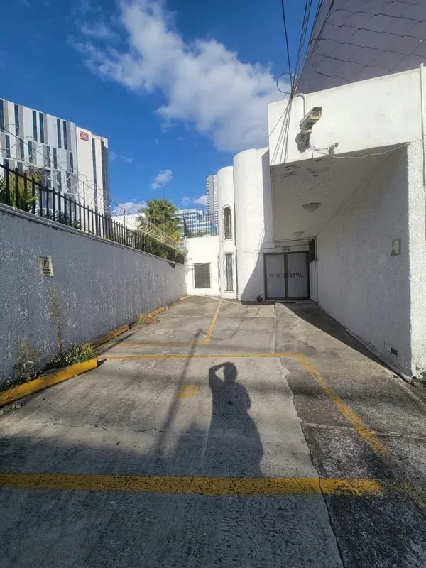 Propiedad comercial de alto perfil a pasos del Parque Perú, en una de las ubicaciones más exclusivas y estratégicas de San José.