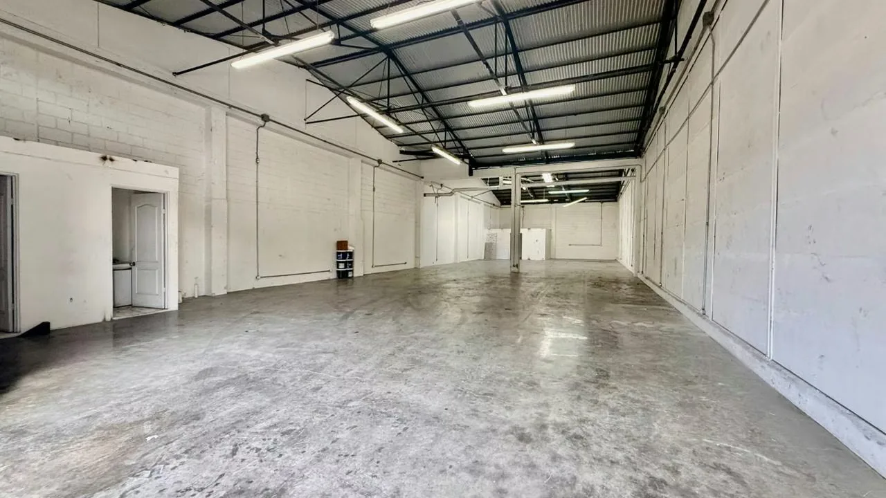 Bodega en alquiler en Paseo Colon - Complejo de bodegas