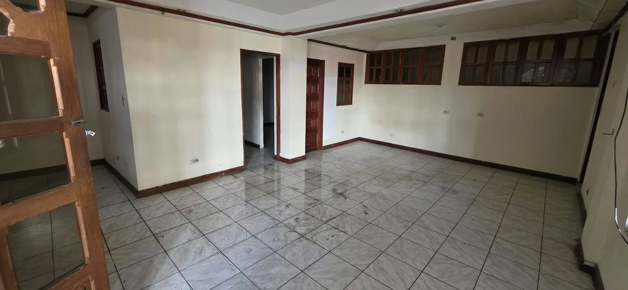 Building for sale in downtown Tibás — photo 5