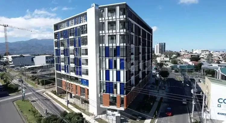 Un apartamento diseñado para quienes valoran la comodidad, el diseño contemporáneo y una ubicación estratégica. Cada espacio ha sido cuidadosamente personalizado con acabados de ...