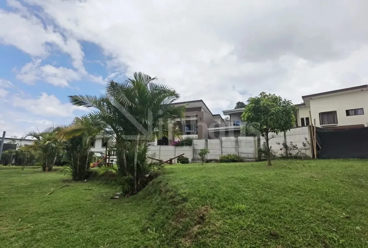 Visualiza la casa de tus sueños en un entorno donde el espacio personal y la naturaleza son la prioridad. Este lote se destaca dentro de un condominio exclusivo de solo 60 filiales, un ... — photo 4
