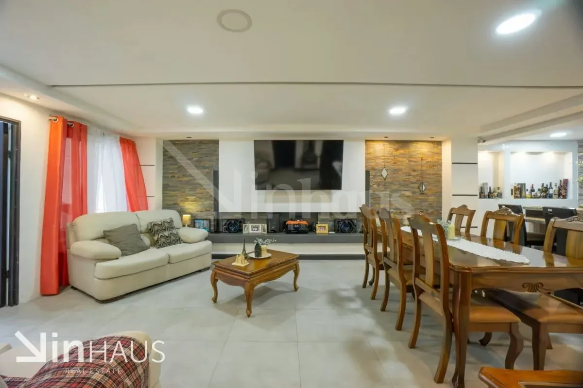 Venta de casa en Concepción de Tres Rios, en la primera planta cuenta con una amplia sala, cocina, comedor, medio baño de visitas, Terraza, espacio para un gimnasio y en la segunda ... — photo 3