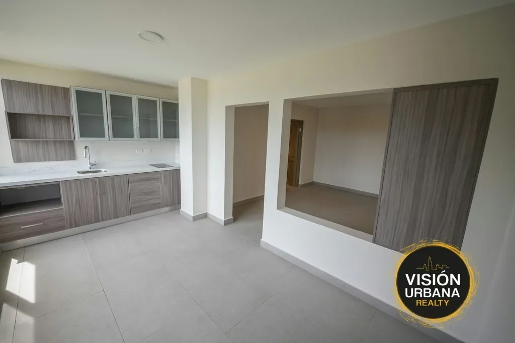 Spacious, single-level studio apartment located in Bello Horizonte, Escazú. It measures 80 sq m and is distributed as follows: — photo 5