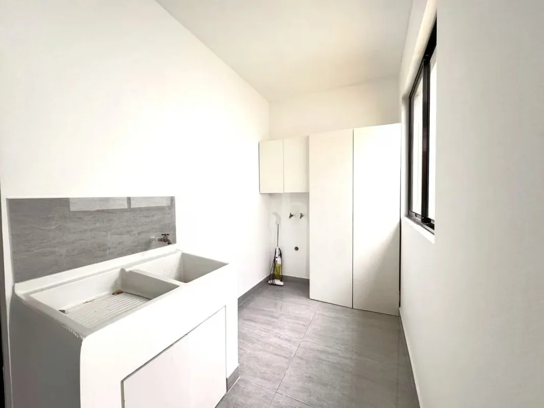Casa en condominio Distrito San Juan, 2 plantas 3 habitaciones, sala ,comedor, cocina concepto abierto y sala de televisión. dos baños completos; uno en la habitación principal y ... — photo 2