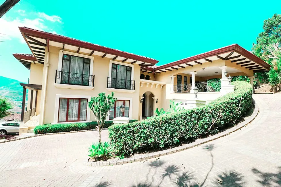 For Rent – Luxury Single-Level Condominium with Panoramic Views – Villa Real, Santa Ana