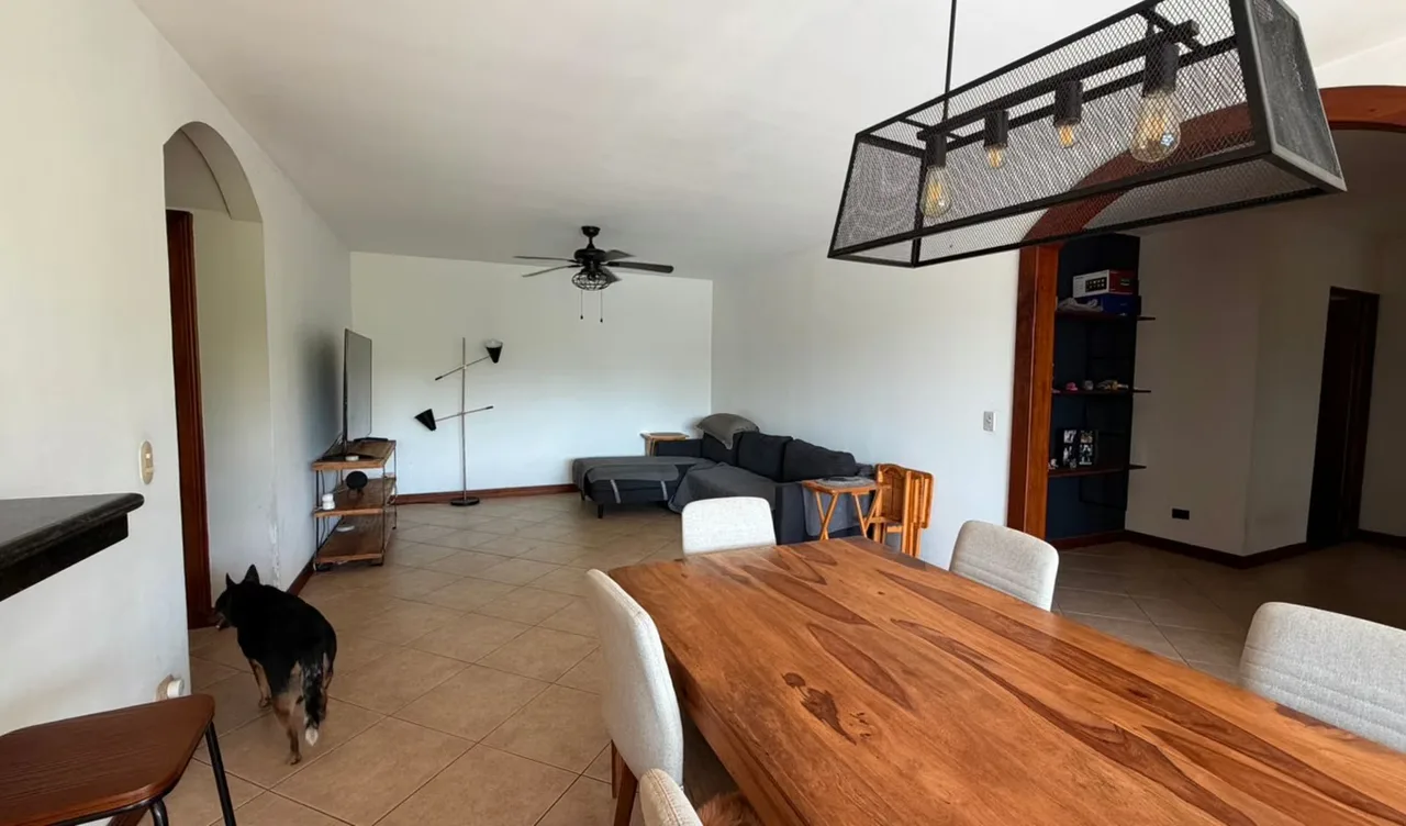 Spacious Apartment for Sale in La Alhambra Condominium — photo 4