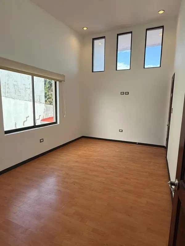 La casa se ubica cerca del AMPM de San Pablo de Heredia, y se encuentra en una residencial regulado por ... — photo 3