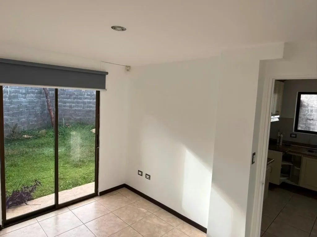 La casa se ubica cerca del AMPM de San Pablo de Heredia, y se encuentra en una residencial regulado por ... — photo 5
