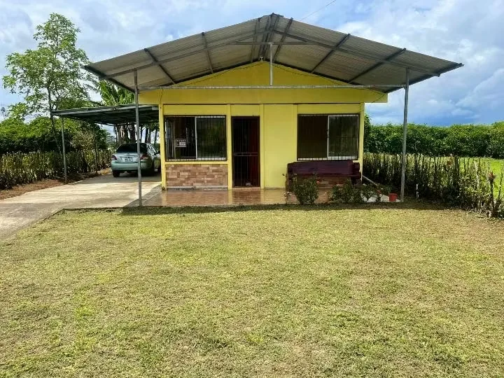 Casa en venta con vista al Arenal en residencial privado - Fortuna