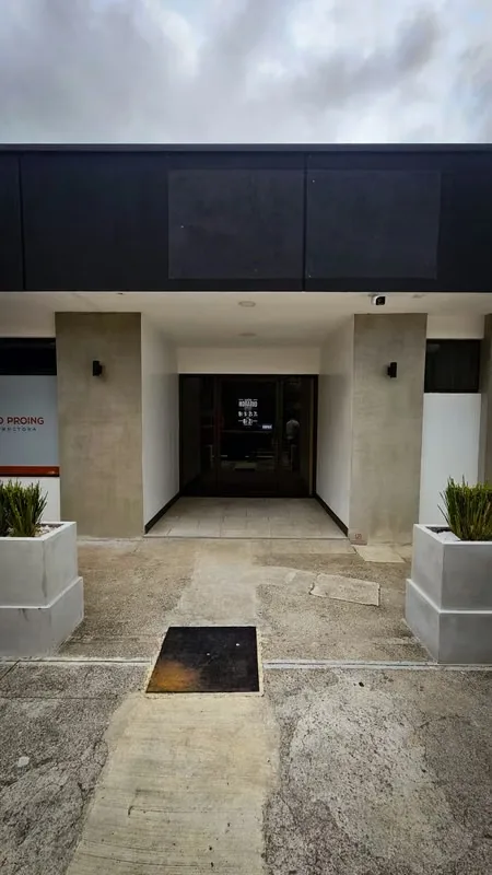 Premises for clinic, 230 m2, in Plaza Comercial Calle Vieja a Tres Rios
