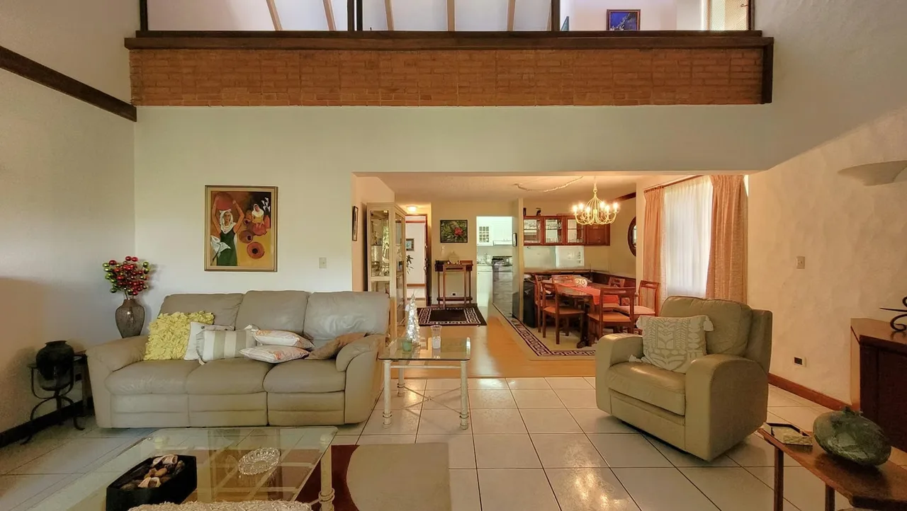 Luxury Penthouse Jardines de Santo Tomás, Heredia