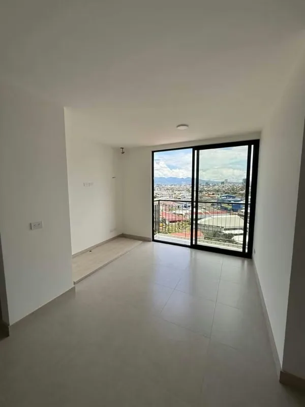 Ubicado por la Guacamaya ,Apartamento céntrico, cerca de todo, de 2 habitaciones sala, comedor, cocina, 2 parqueos, 2 baños completos , excelente vista, — photo 2