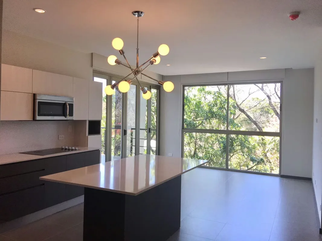 Alquiler | Penthouse de 2 Habitaciones con Terraza Privada | ACANTO Condominio Boutique, Santa Ana