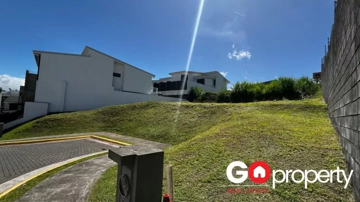 Lote en Venta en Condominio - Curridabat
