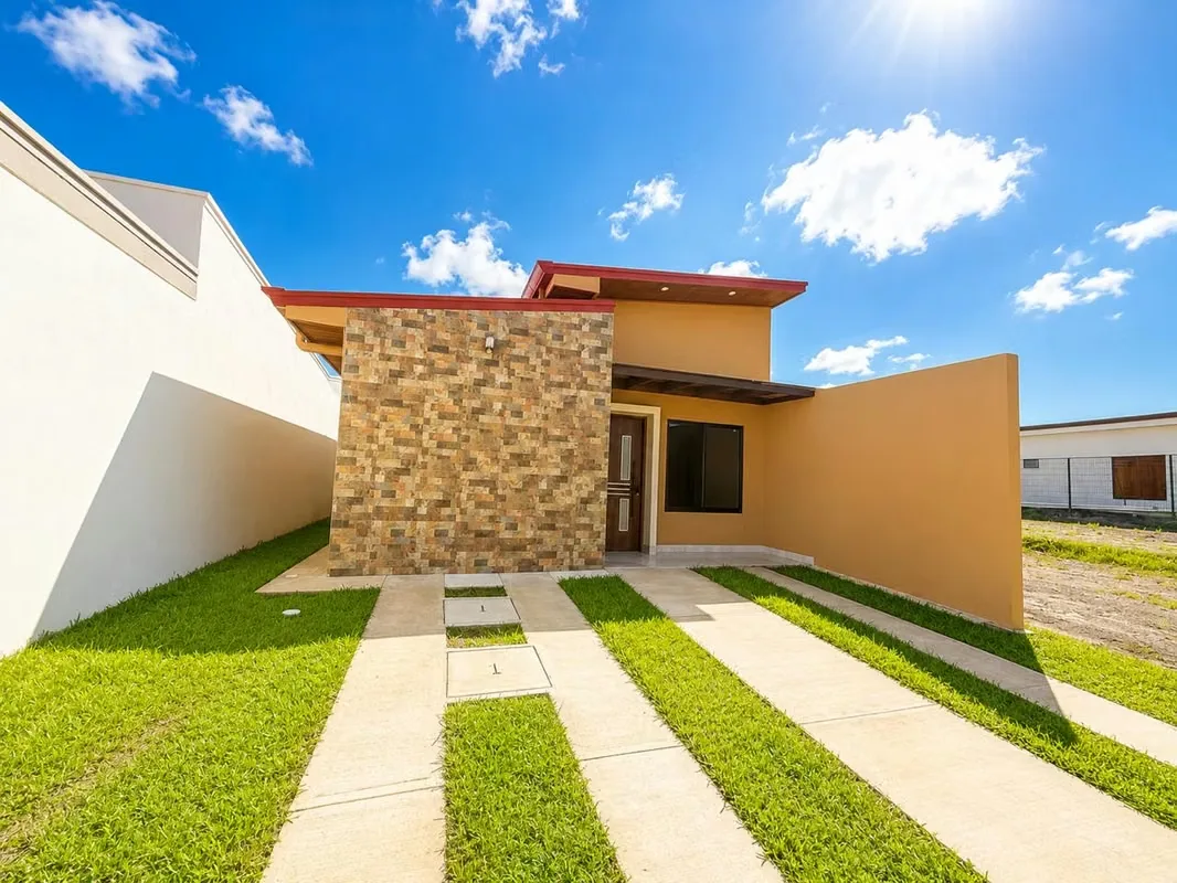 ¿Busca una casa moderna, segura y con excelente ubicación? ¡Esta es su oportunidad de invertir en calidad de vida!