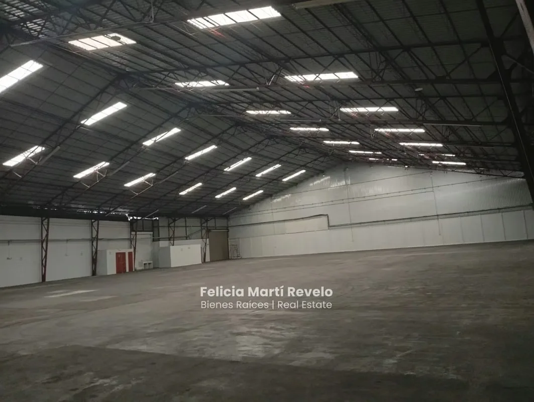 RENTAL Warehouse with Loading Dock in TIBÁS Industrial Park — photo 5