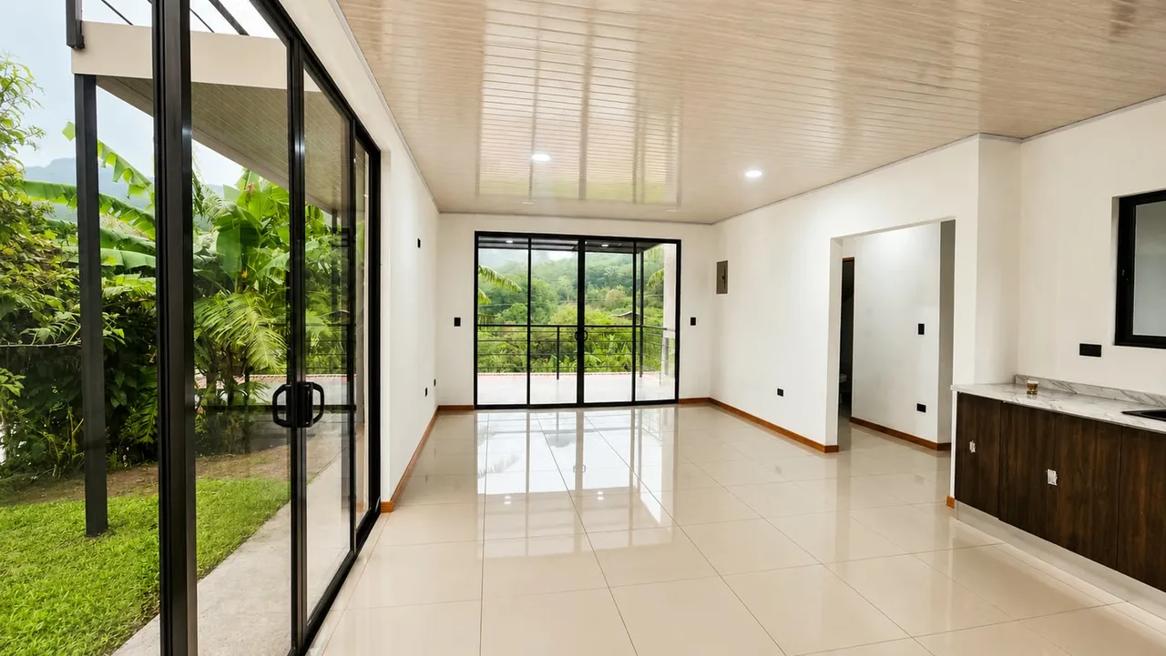 Venta de Casa Nueva de dos Niveles con Vista a las Montañas SG Aserrí-1