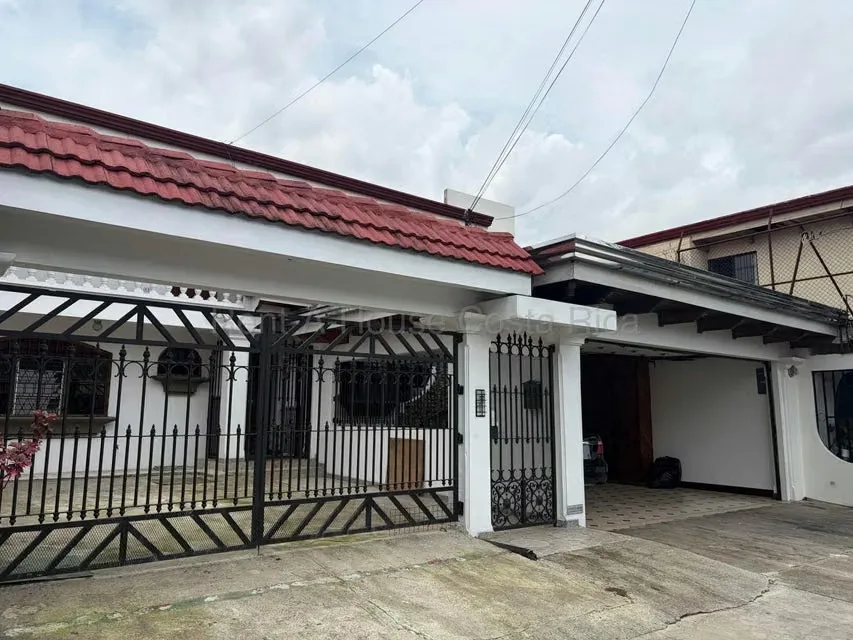 House for Rent in Hospital, San José. MIXED USE.