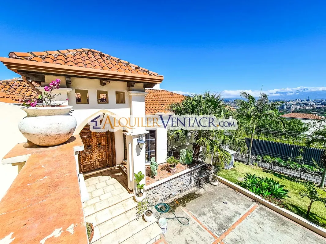 For Rent or Sale – Luxury Corner Independent Home in Guachipelin, Escazu