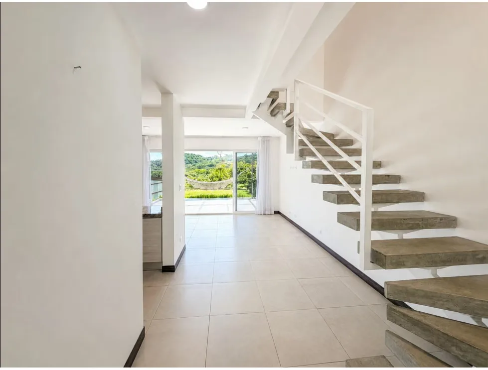 Beautiful house with appliances for rent in Ciudad Colón. — photo 3