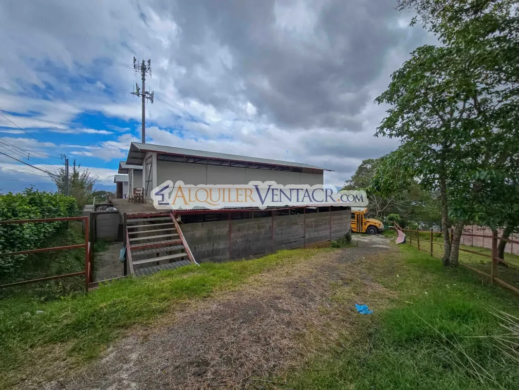 For sale lot of 504 m2 with beautiful views of the Valley and the mountains, located in Bebedero San Antonio of Escazu, it already has all the services installed and its own electricity ...