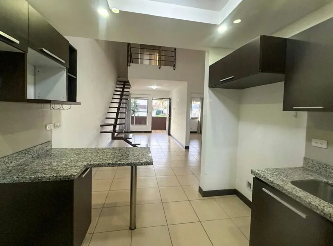 ALQUILER DE PRECIOSO APARTAMENTO EN CONDOMINIO EN SAN PABLO DE HEREDIA