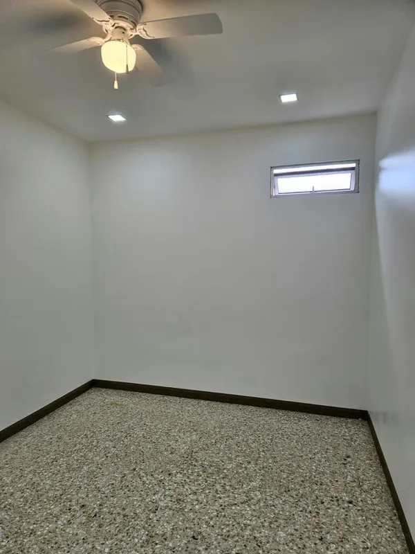 Tenemos la oficina perfecta para usted, con una ubicación estratégica y de muy fácil ...