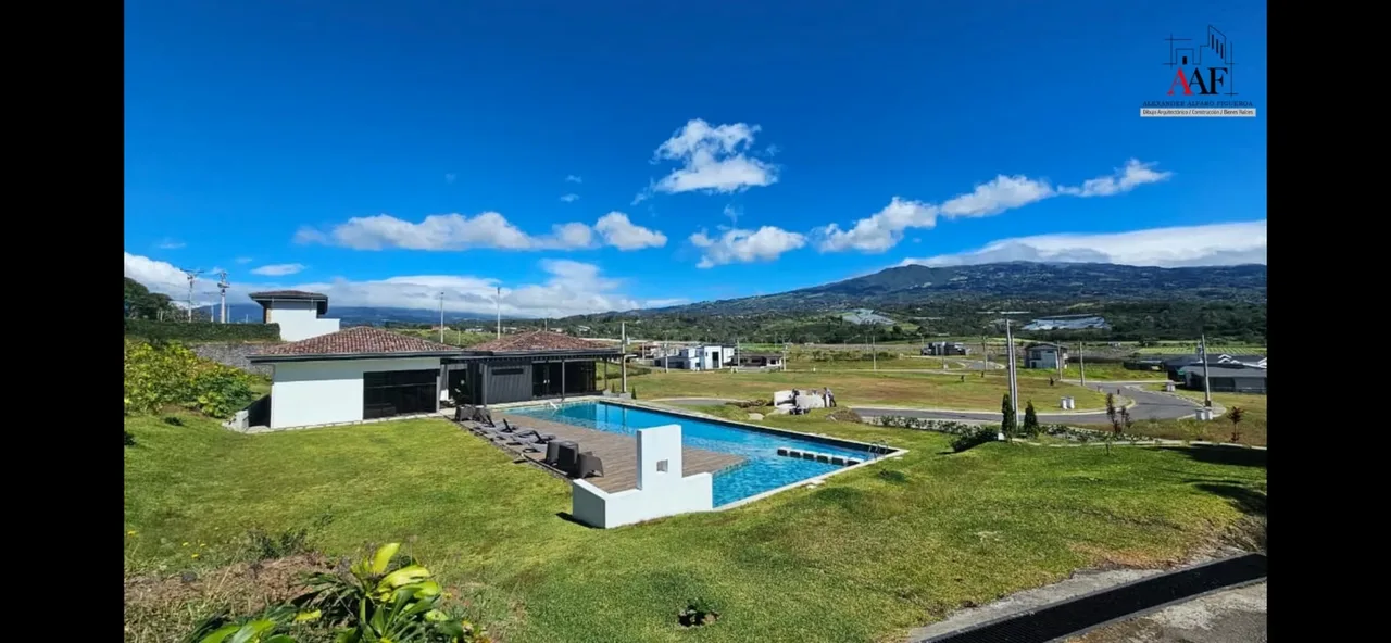 Lote con espectacular vista, Condominio Hacienda Montemar en Carrizal de Alajuela con un clima fresco y vistas al volcán Barva y Parque Braulio Carrillo a solo 6.5 kilometros del ...
